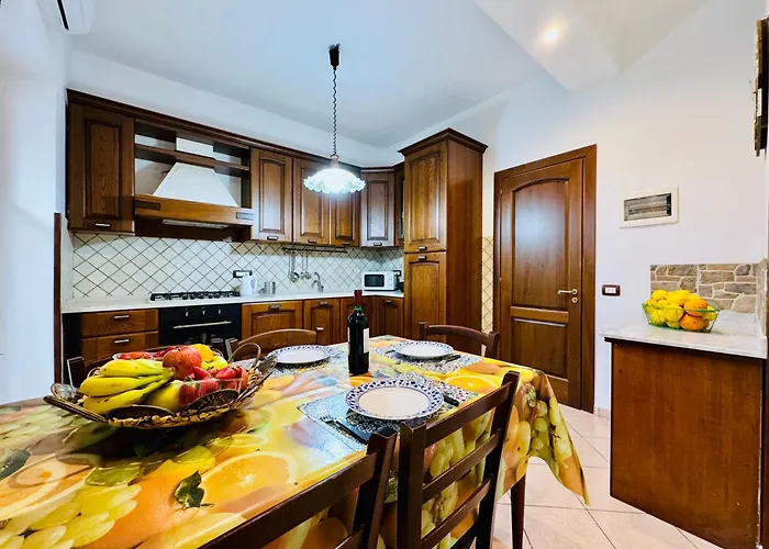 Yourhome - Letizia's House Apartmán *