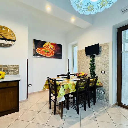 דירה Yourhome - Letizia's House סורנטו